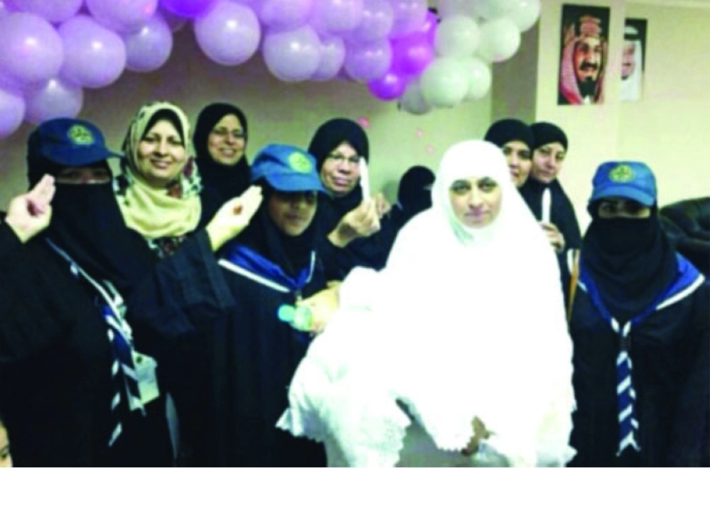 من الأنشطة التطوعية للمطوفات (مكة)