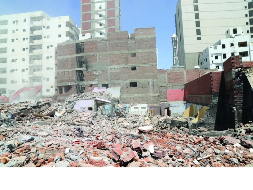 إزالة عقارات بشارع المنصور في وقت سابق (أحمد جابر)