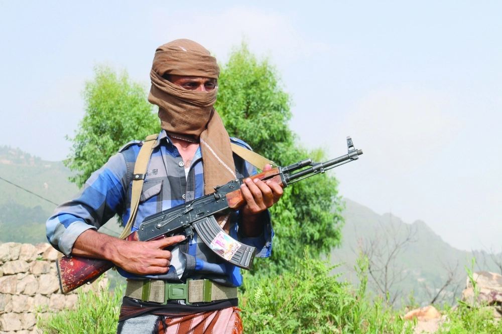 مقاتل من المقاومة الشعبية في منطقة الصراري