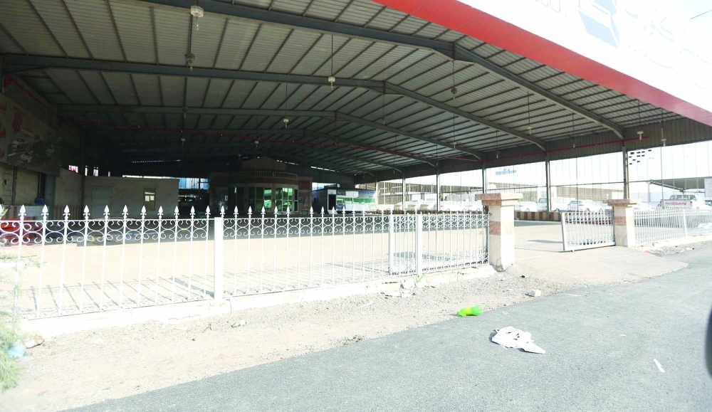 معارض فارغة في سوق السيارات بجدة (علي القرني) 