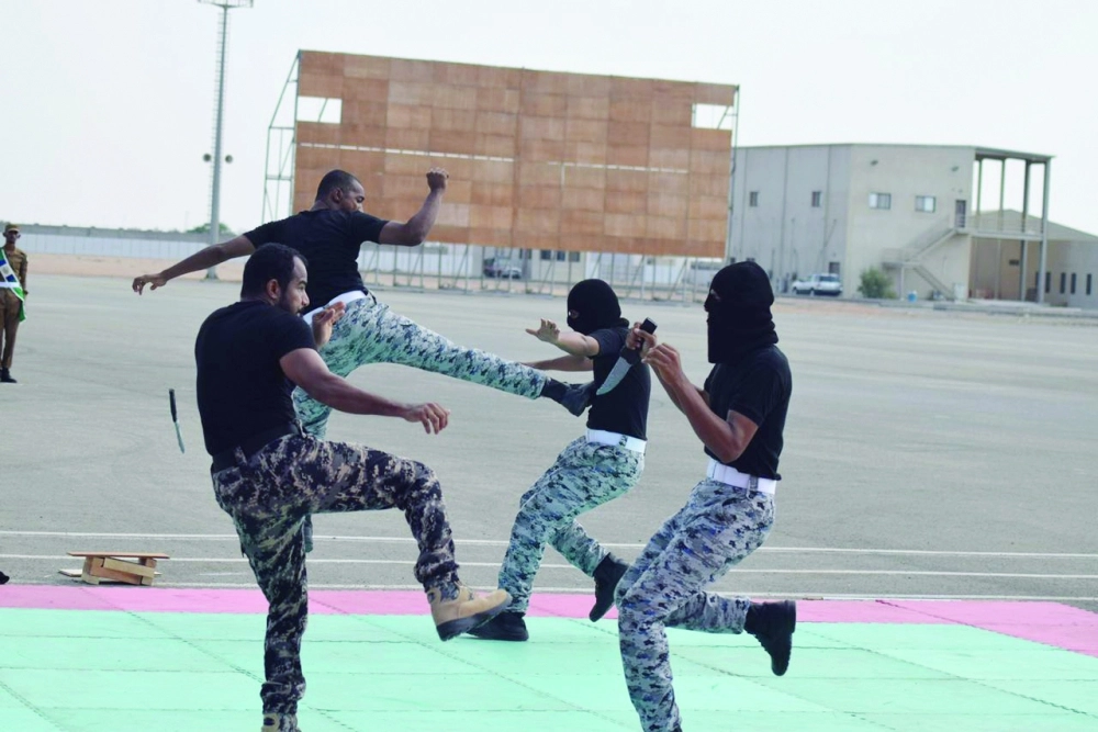 جانب من حفل التخريج أمس                                              (مكة) 