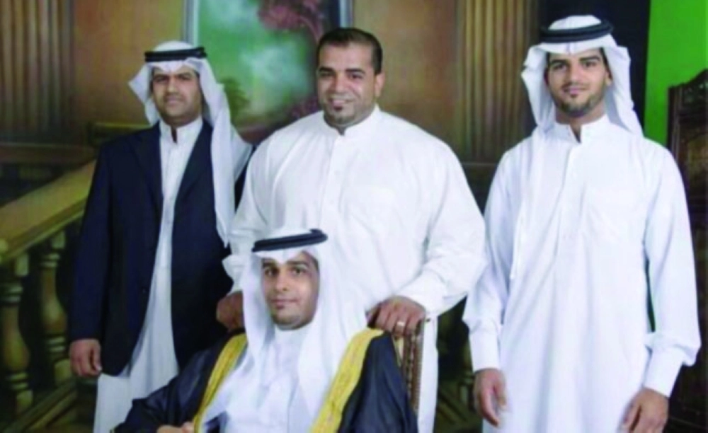 مرتضى الأول من اليمين                         (مكة)