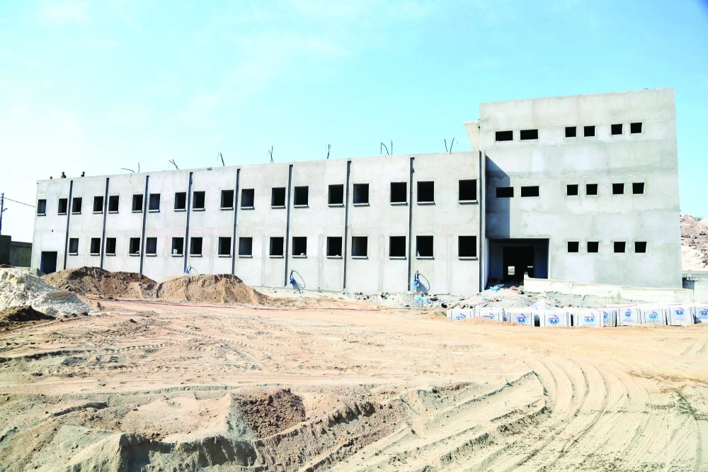 أحد المشاريع المتعثرة                             (مكة)