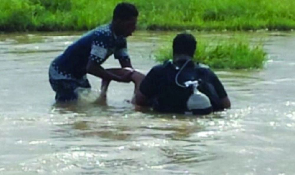 لحظة انتشال الغريق (مكة)