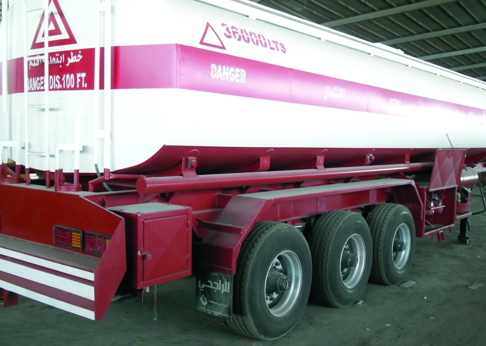 شاحنة لنقل الوقود                                                                    (مكة)