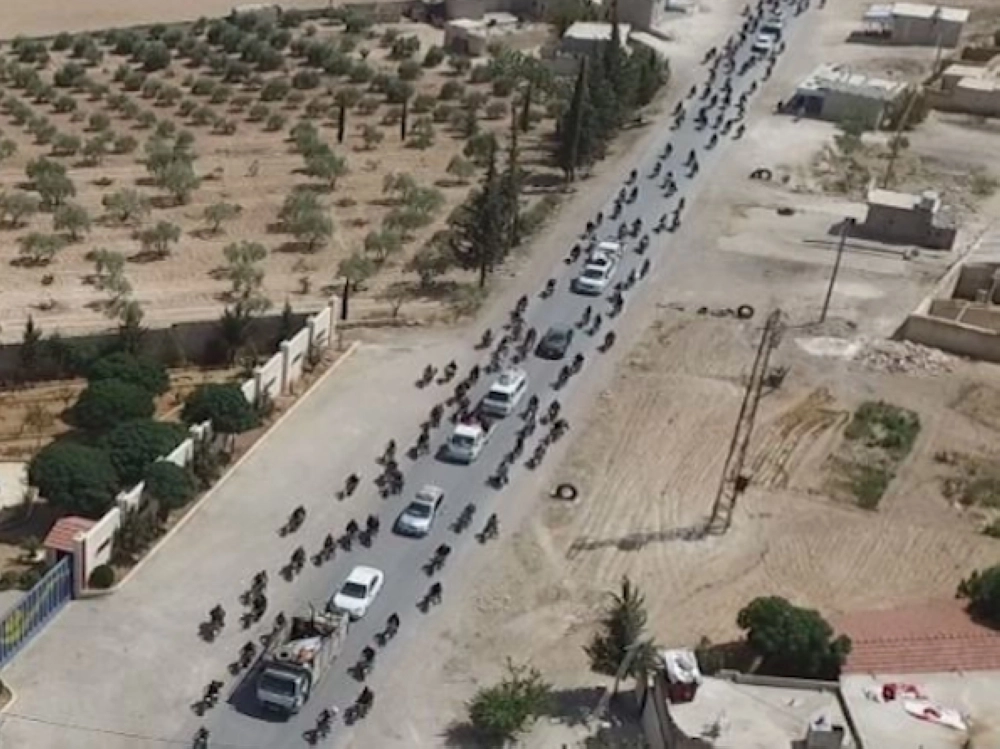 صورة لتنظيم داعش مع المختطفين المدنيين