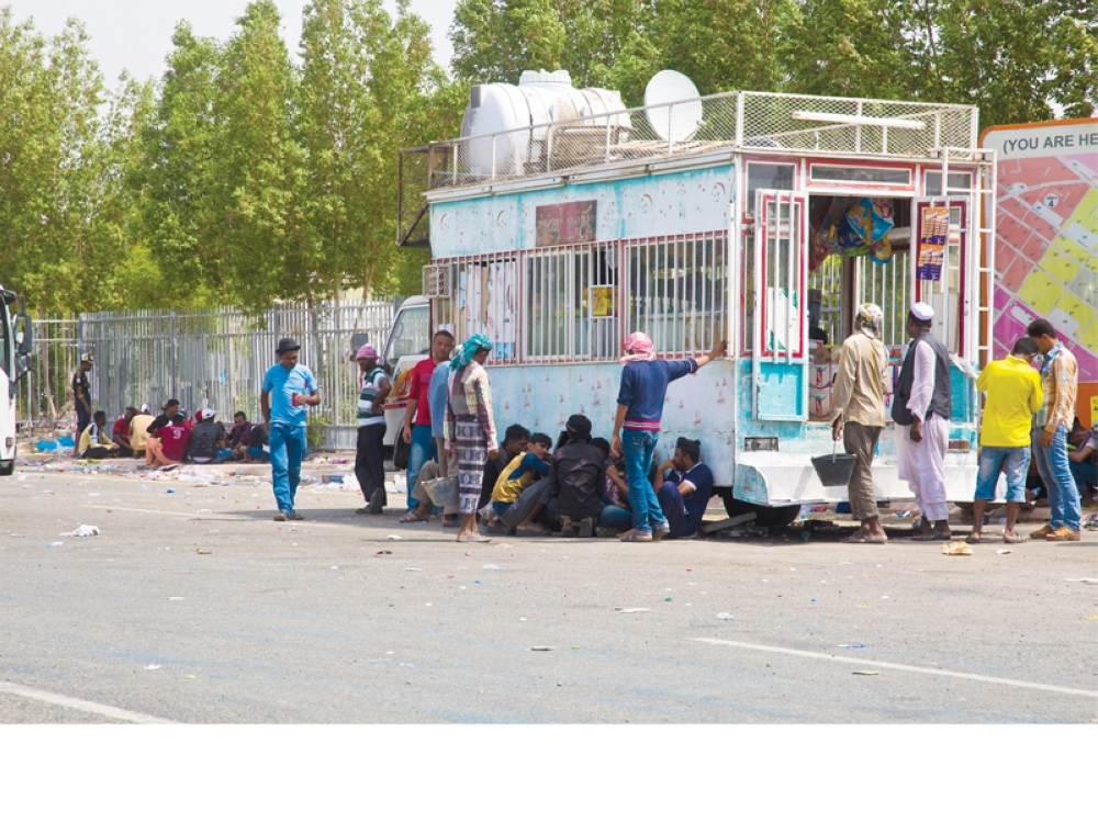 عمالة في عرفات تبحث عن عمل مع اقتراب موسم الحج (أنس الحارثي) 