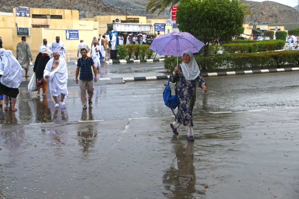  الأمطار تغسل الحجاج (أحمد جابر) (5)