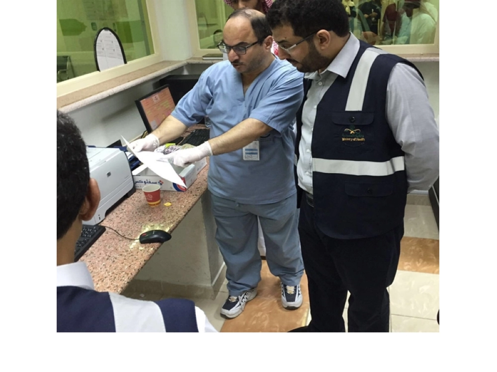 غرم الله الغامدي يتفقد الإجراءات في منفذ حالة عمار  (مكة)