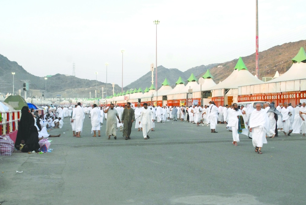 حجاج في منى العام الماضي                                      (مكة)