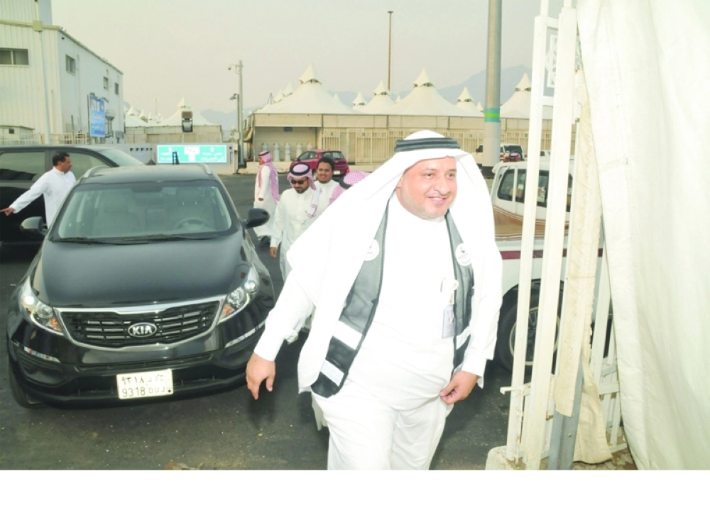  حسين الشريف في جولة تفقدية على مخيمات حجاج ايران ( أحمد جابر‬ ‫‬)