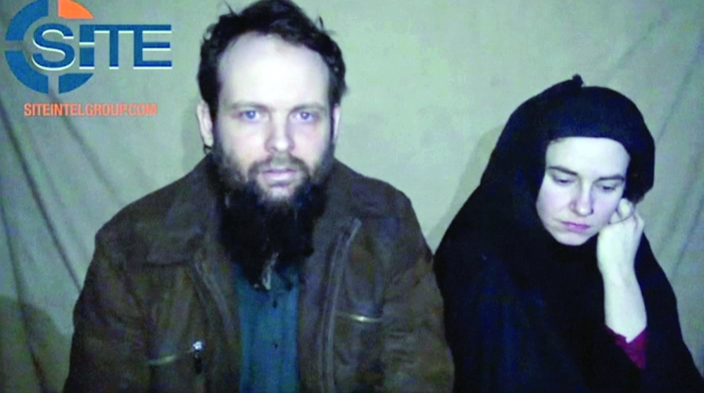 لقطة للفيديو يظهر فيها الأسيران            (أ ف ب)