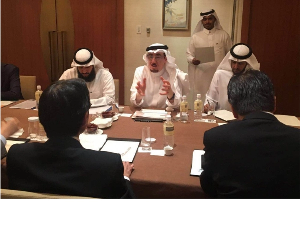 مفرج الحقباني خلال الاجتماع بياسو تويوساوا  (واس)