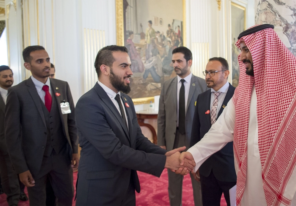 الأمير محمد بن سلمان مستقبلا الطلاب السعوديين  (بندر الجلعود)