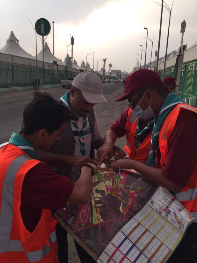 فرق الكشافة لدى وصولها العاصمة المقدسة     (مكة)  