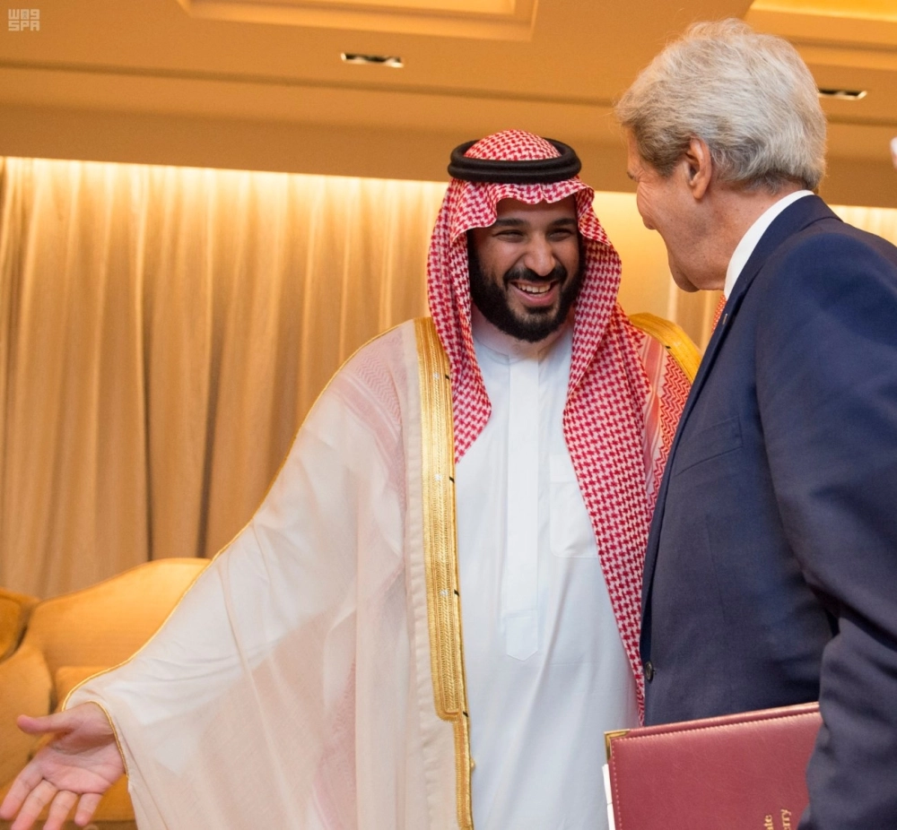 الأمير محمد بن سلمان لدى لقائه جون كيري في مدينة هانغجو الصينية اليوم (واس) 