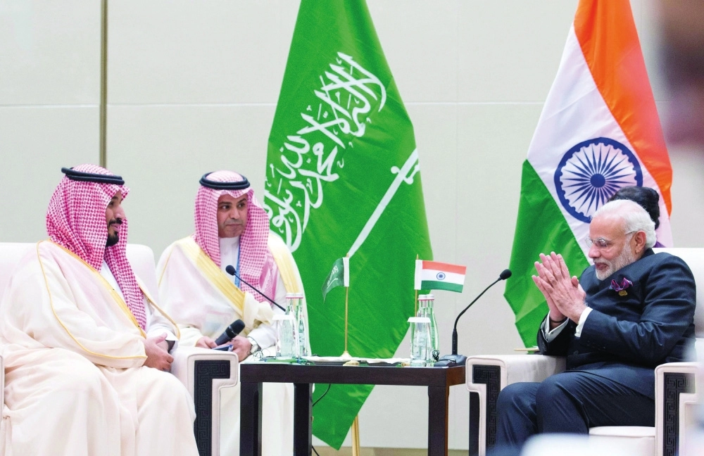الأمير محمد بن سلمان خلال لقائه رئيس وزراء الهند