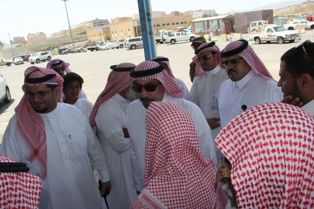 من الجولة التفقدية لأمين عسير (مكة)