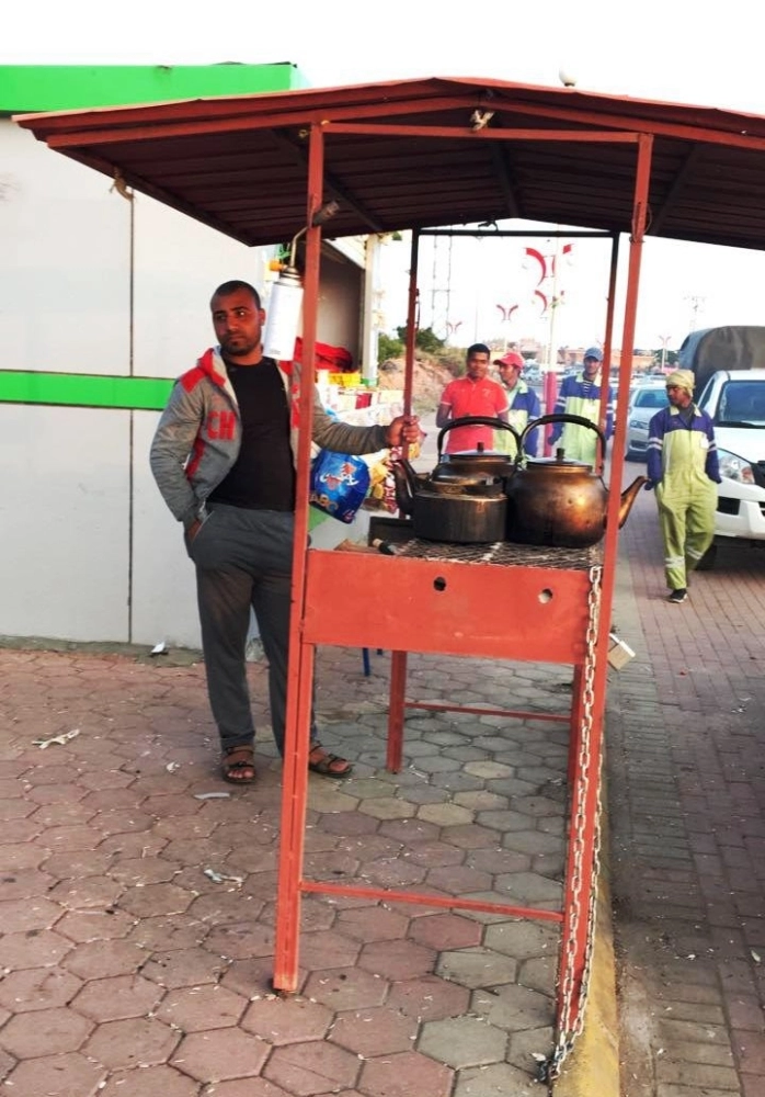 إحدى البسطات العشوائية بالمنطقة (مكة)