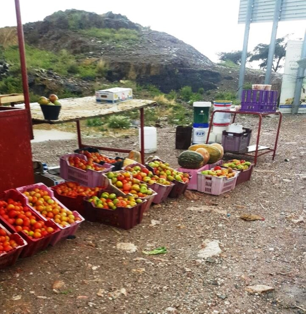 إحدى البسطات العشوائية بالمنطقة (مكة)