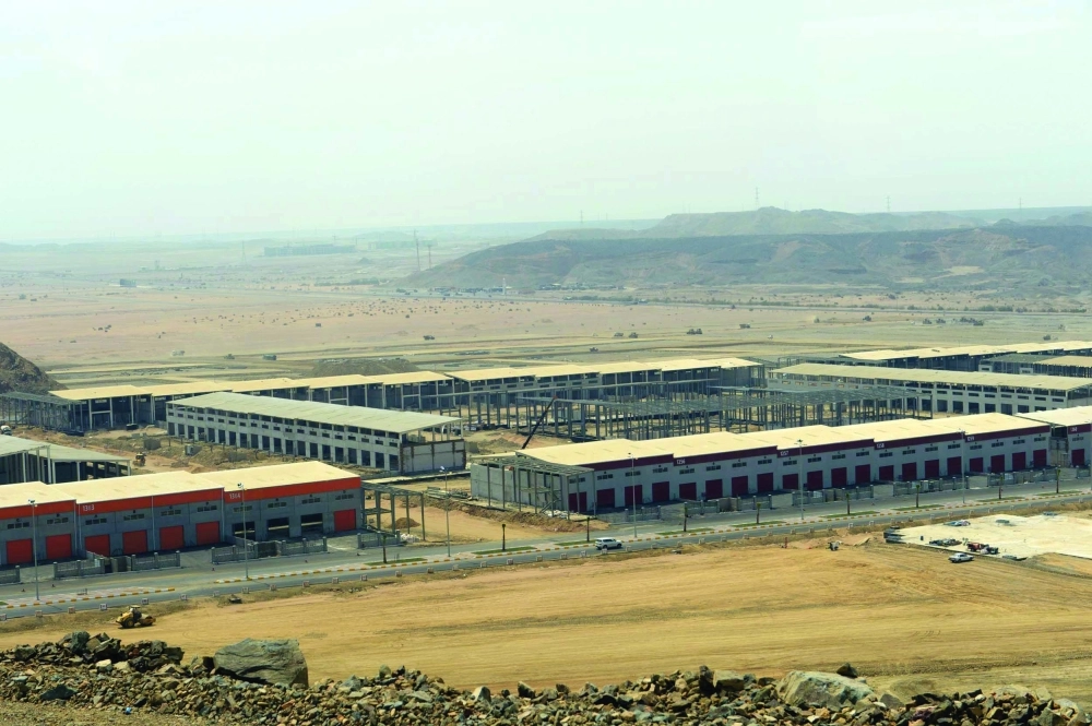 عدد من المحلات داخل صناعية عسفان الجديدة (ثامر الفرج)