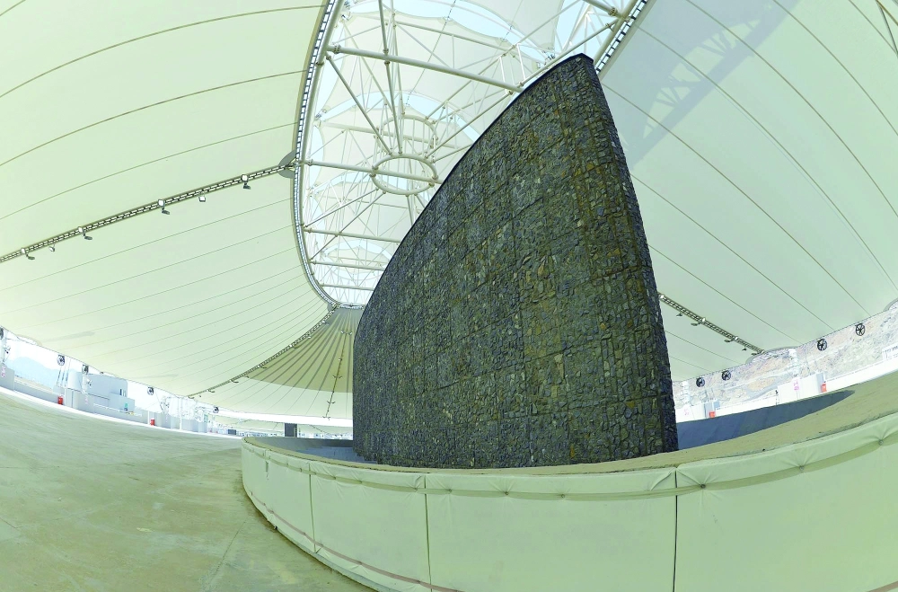 حواجز الجمرات حيث تبدو مبطنة بالإسفنج                 (واس)