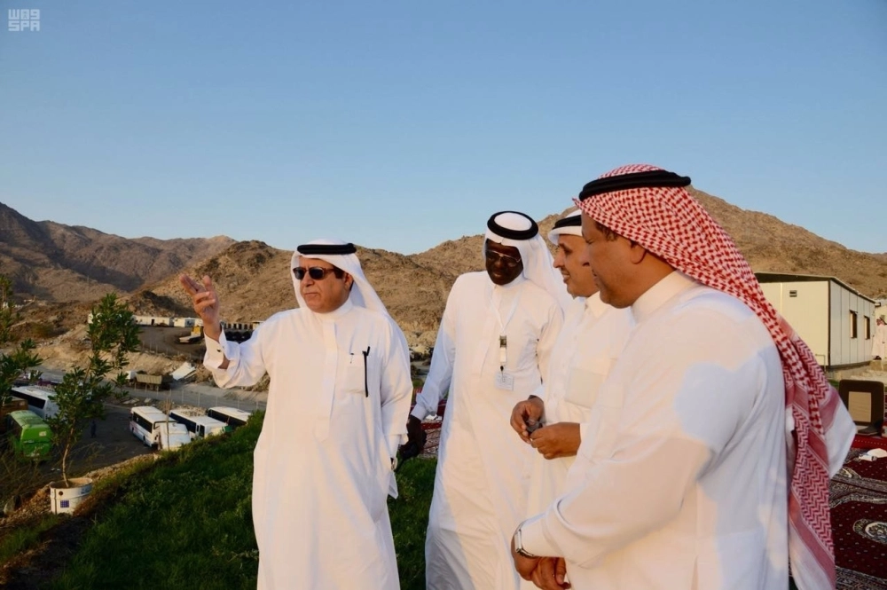 .. وأثناء الإشراف على حركة النقل (واس)