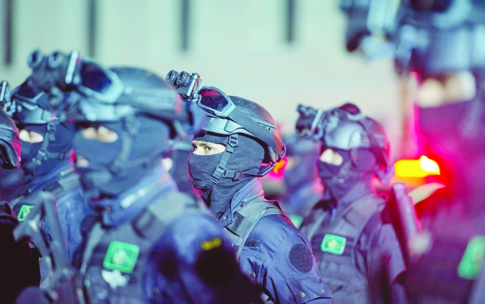 من استعدادات قوات الأمن الخاصة المشاركة في مهام حج 1437 هـ  (واس)