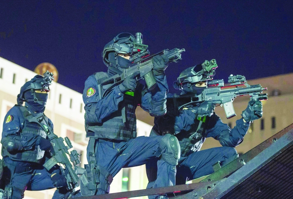 من استعدادات قوات الأمن الخاصة المشاركة في مهام حج 1437 هـ  (واس)