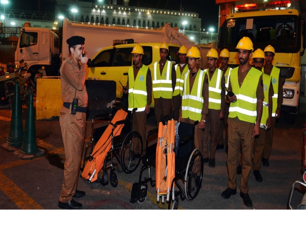 الدفاع المدني  يستنفر جهوده في وداع ضيوف الرحمن بتخصيص 80 نقطة تمركز داخل وخارج الحرم (واس) 11-12-1437 هـ