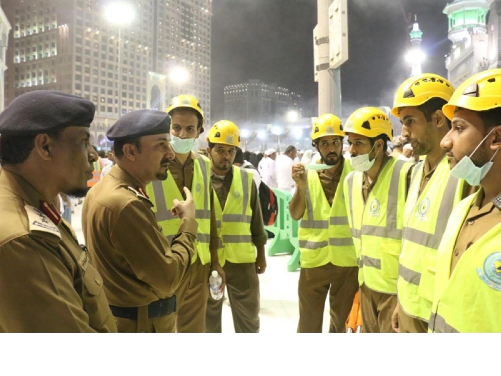 الدفاع المدني  يستنفر جهوده في وداع ضيوف الرحمن بتخصيص 80 نقطة تمركز داخل وخارج الحرم (واس) 11-12-1437 هـ