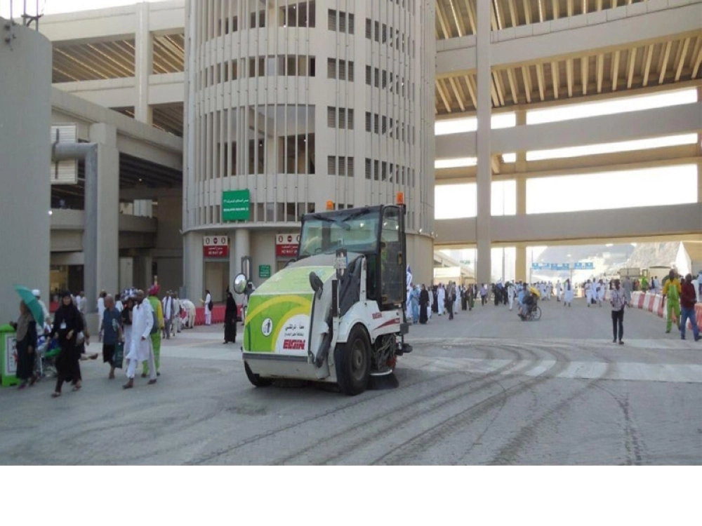 أمانة العاصمة المقدسة ترفع أكثر من 130 طن من النفايات بمك والمشاعر (واس) 11-12-1437 هـ