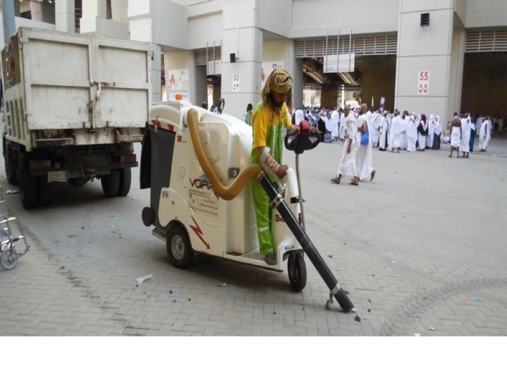 أمانة العاصمة المقدسة ترفع أكثر من 130 طن من النفايات بمك والمشاعر (واس) 11-12-1437 هـ