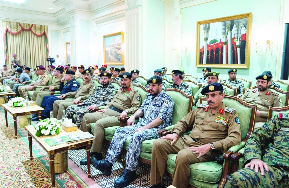 عدد من مديري وقادة القطاعات العسكرية والأمنية 