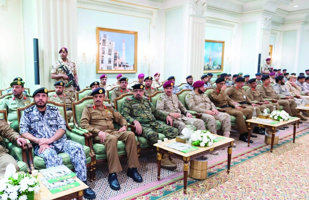 عدد من مديري وقادة القطاعات العسكرية والأمنية