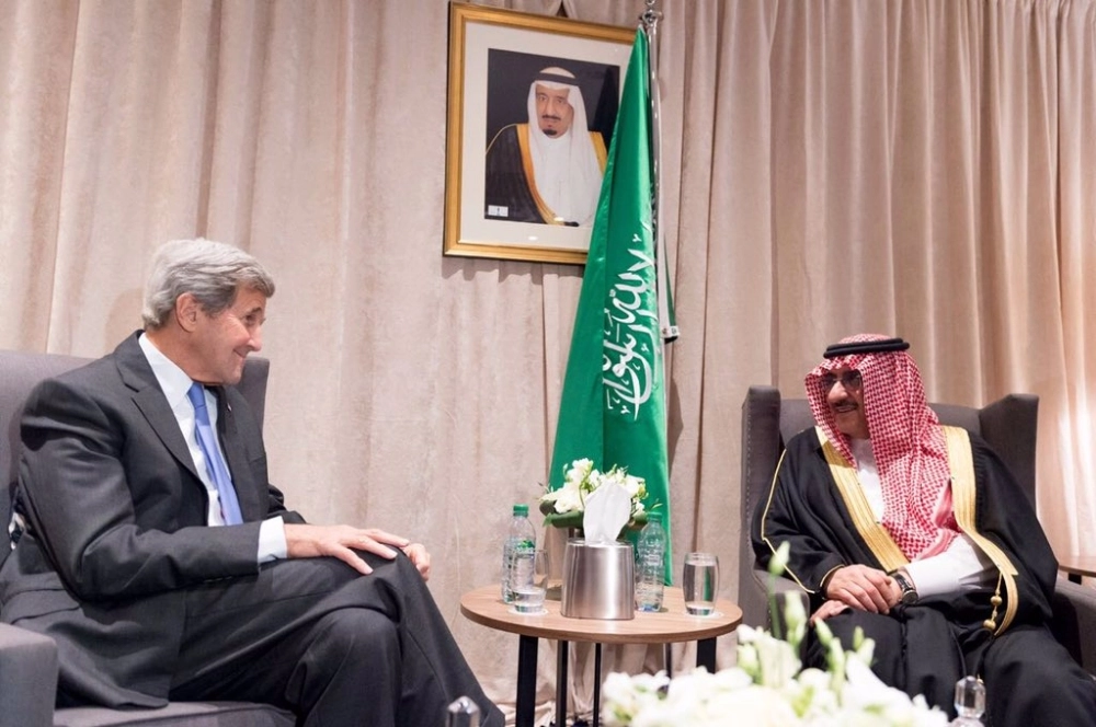 الأمير محمد بن نايف خلال لقائه بجون كيري   (واس) 