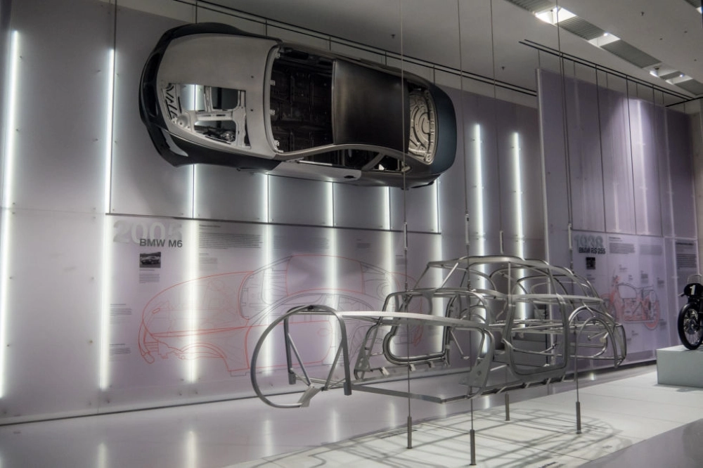هيكل أحادي لسيارة M6