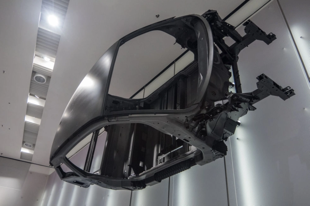 هيكل لمقعد الراكب في سيارة BMW i3 الكهربائية