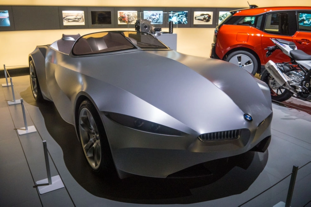 نموذج سيارة جينا الخفيف المصنوع من الكربون