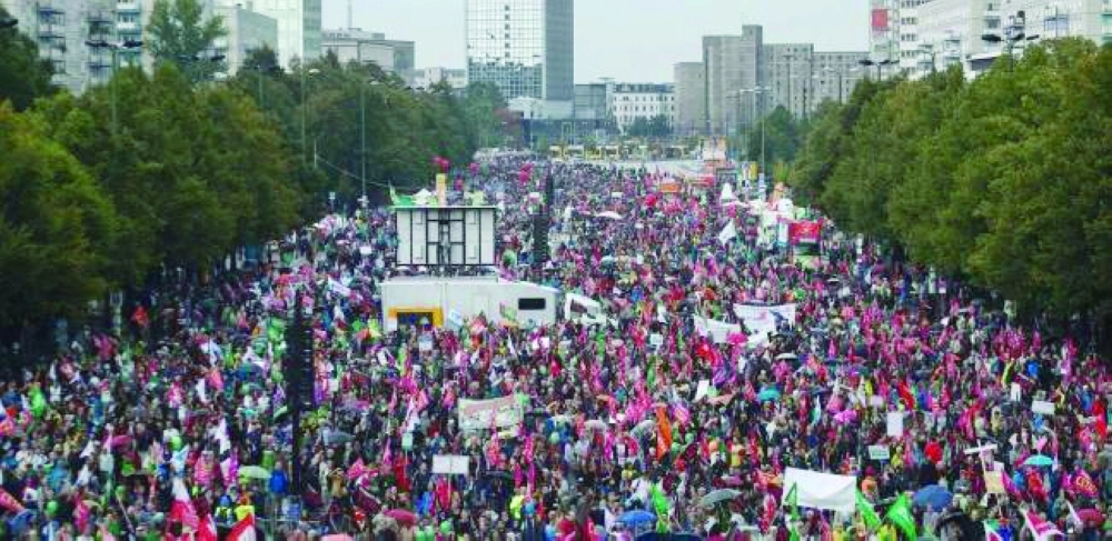 تظاهرات في ألمانيا ضد التبادل الحر                        (مكة)