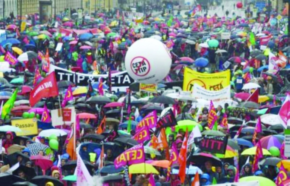 تظاهرات في ألمانيا ضد التبادل الحر (مكة)