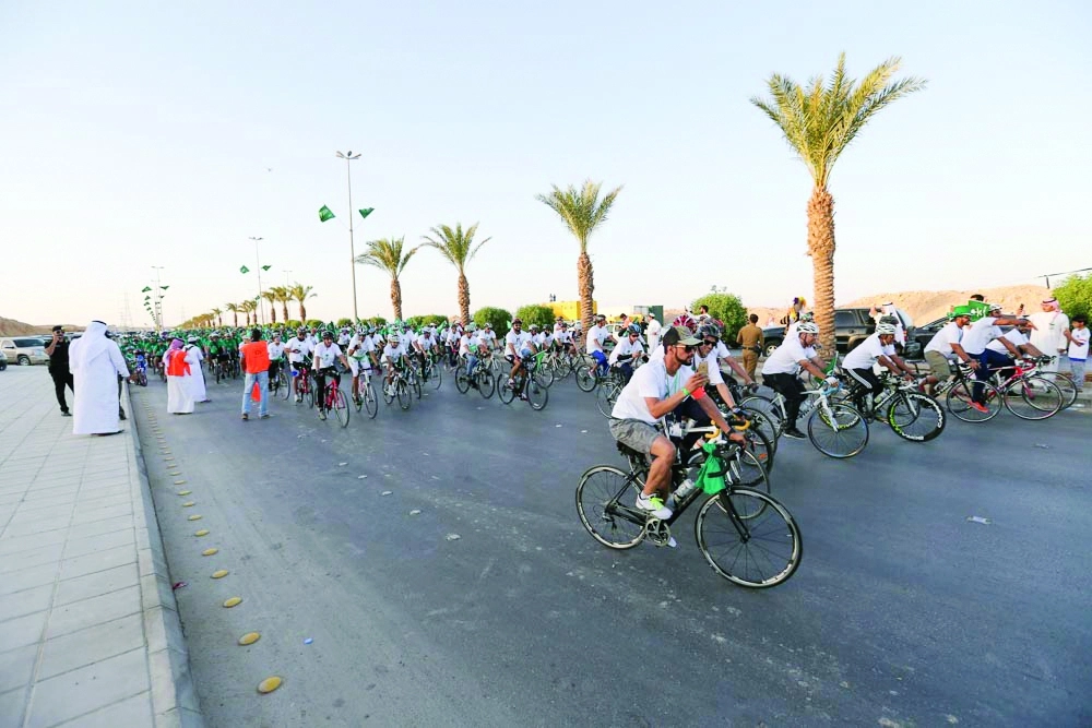 مارثون الدراجات احتفال باليوم (زياد الرزيزاء )
