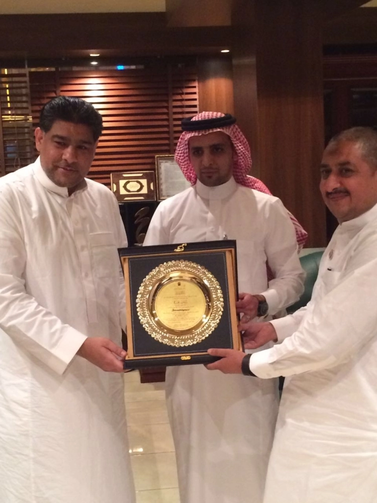 من تكريم الحجاج المتميزين            