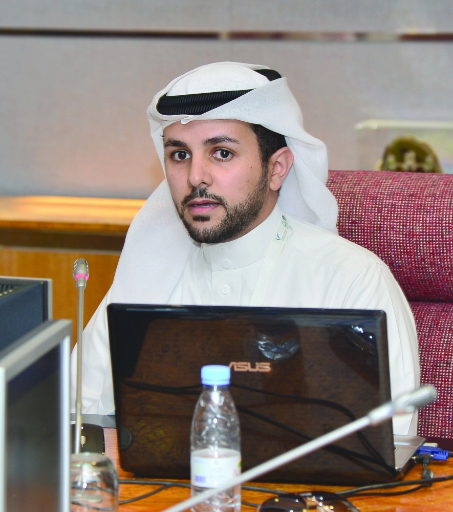 القصير يتحدث في الورشة ( مكة )