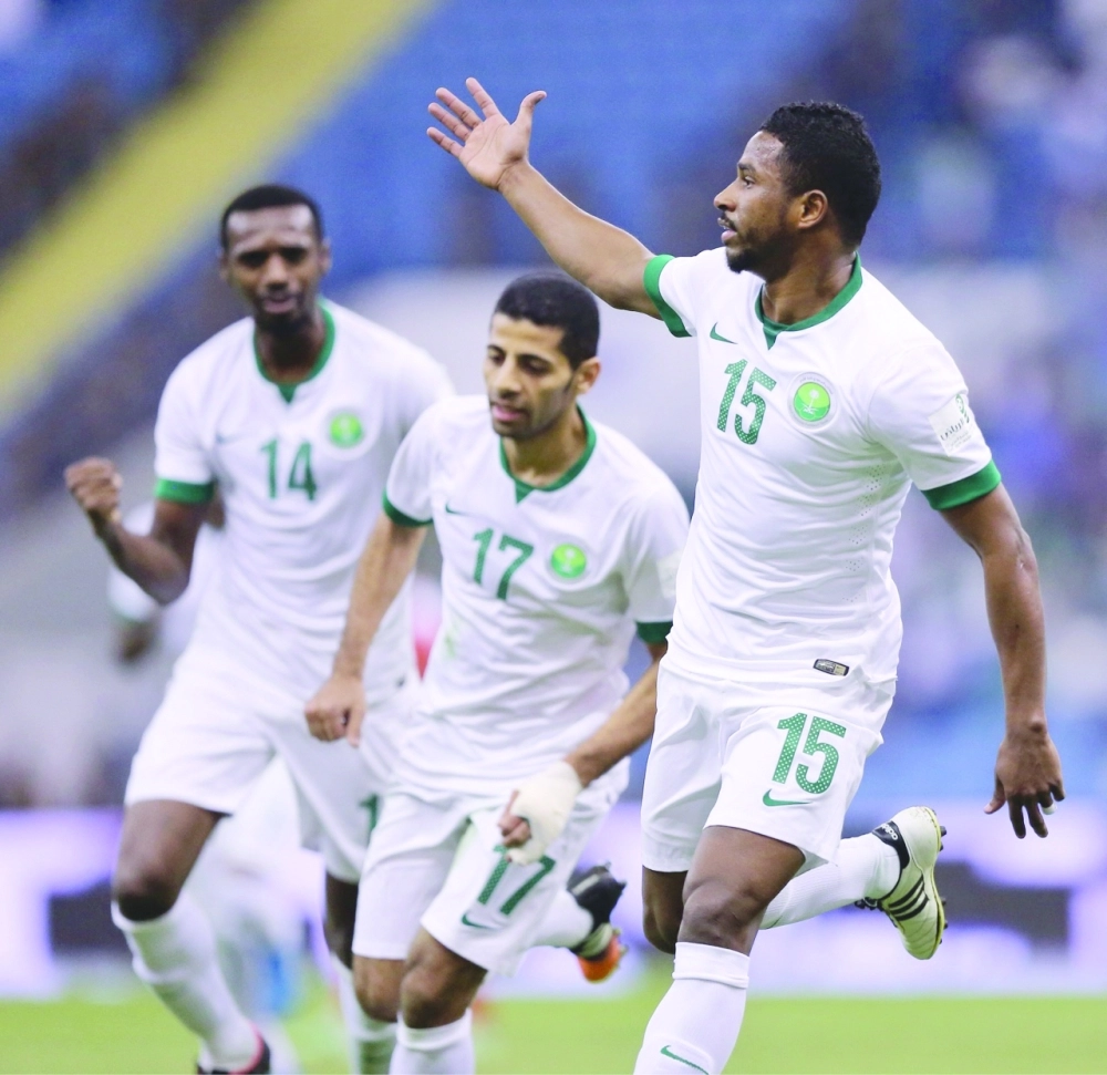 ناصر الشمراني محتفلا بأحد أهدافه مع الأخضر (مكة)