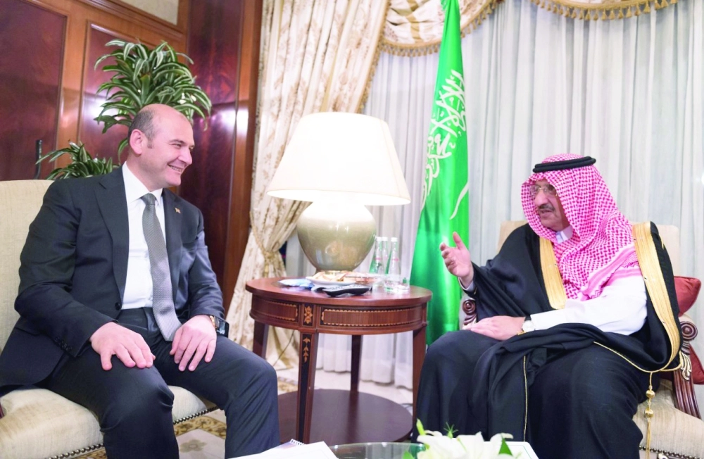 الأمير محمد بن نايف خلال لقائه سليمان سويلو (واس)