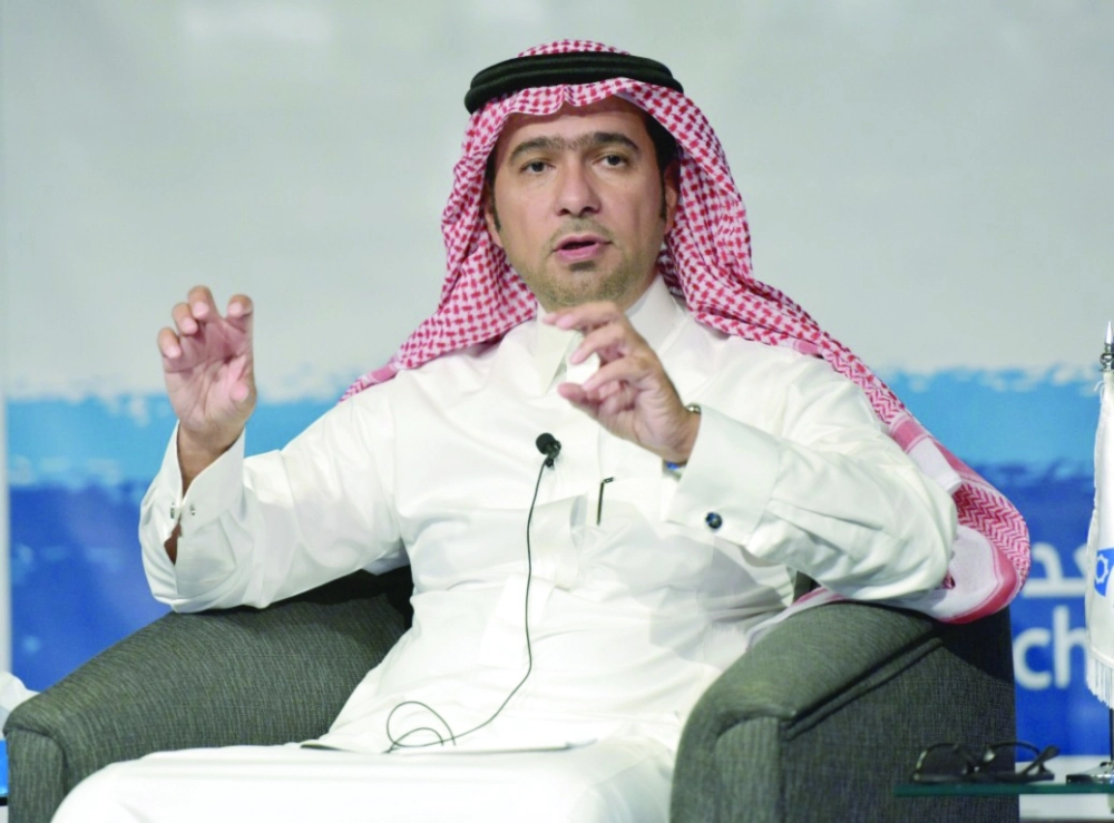 وزير الإسكان يتحدث في اللقاء (حمدان الدوسري)