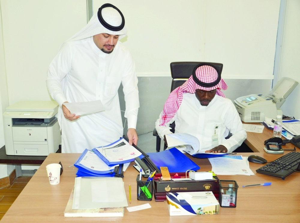 من أعمال لجنة الانتخابات أمس    (عبدالمحسن دومان)