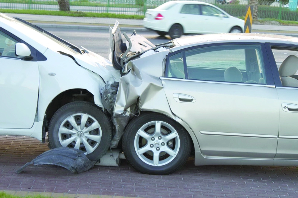 تصادم بين مركبتين في أحد الشوارع                                                (مكة)