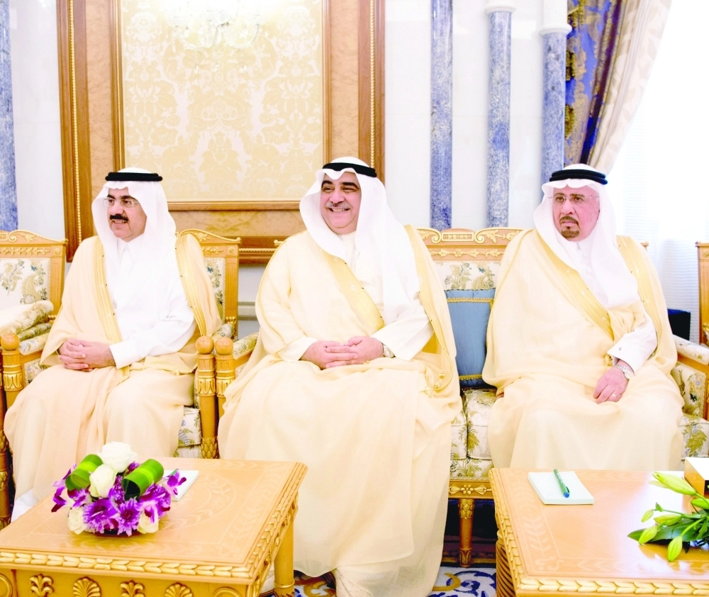 مساعد العيبان وعادل فقيه ونزار مدني خلال اللقاء